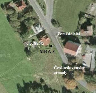 Na následující situaci a fotce je bod MB č.8 znázorněn. Situace: Komunikace Československé armády je hlavní, je obousměrná, v každém směru má jeden jízdní pruh. V okolí bodu MB č.