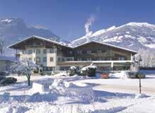 Zillertal Hochzillertal/Hochfügen/Spieljoch Hotel Standlhof Uderns Hotel ponúka priateľské izby s kúpeľňou/wc, sat-tv, telefónom a balkónom.
