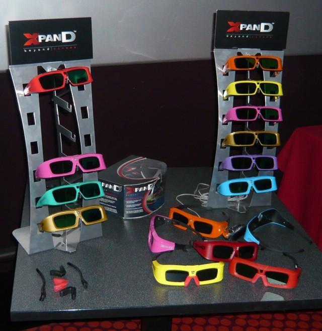 3D SOUČASNOST Průběžná práce ve 3D Pasivní systém monitoru Plazma 3D Kontrolní 3D projekce