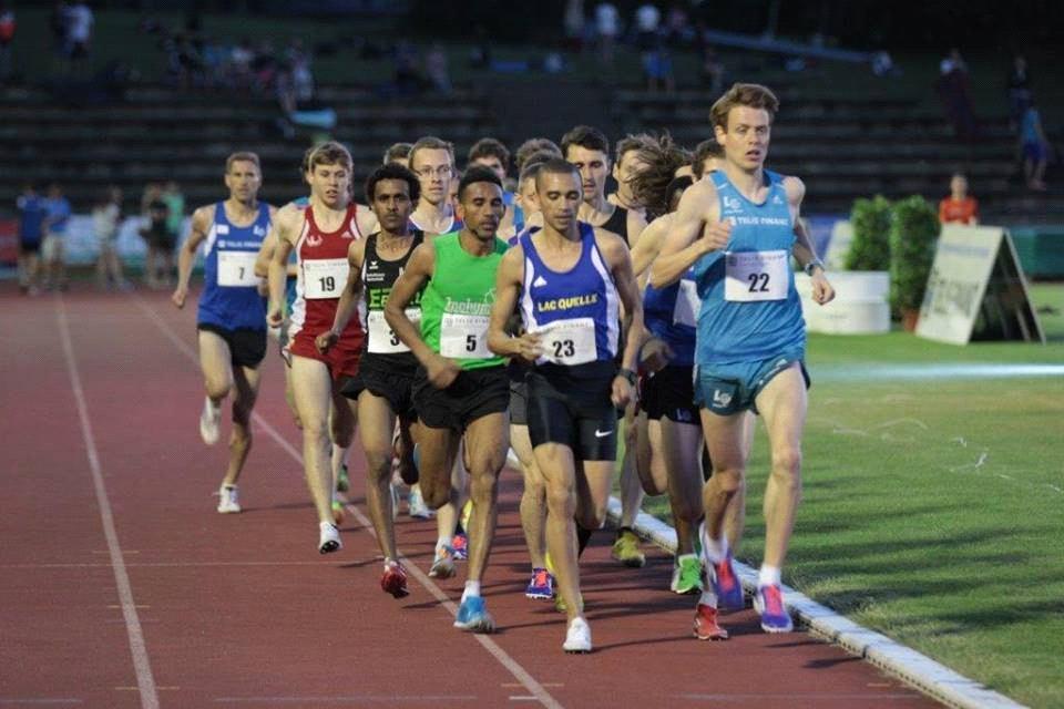 V dubnu mě čekalo 24 denní soustředění v Itálii. Prvních deset dnů jsme byli v Ressii, v nadmořské výšce kolem 1500 m n. m. a poté jsem se přesunuli do Melaga, které bylo o něco výše (1800m n.m.) Začátek května je ve znamení prvních startů na dráze.
