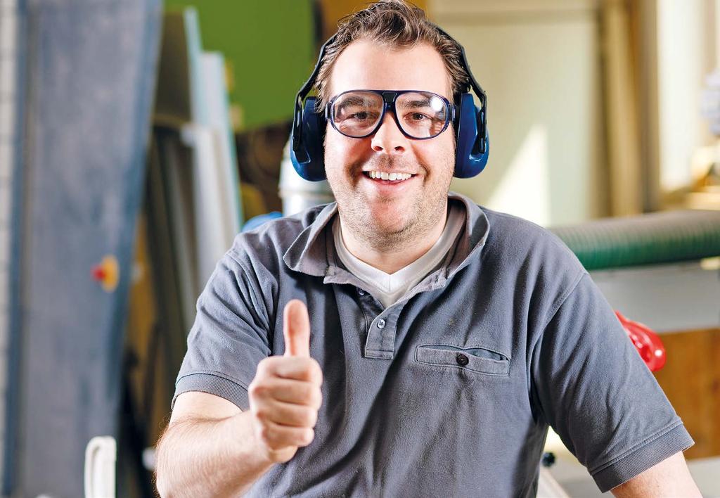 NAŠE NEJPRODÁVANĚJŠÍ Rover A 1632 CNC vhodné pro výrobu nábytku, schodů, dveří a oken. Bohatá výbava a konfigurovatelnost.