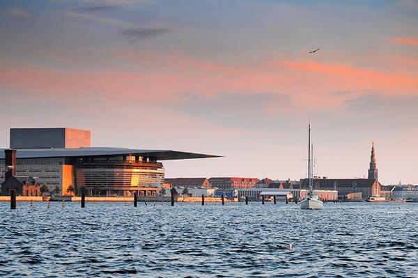 2017 - ostrov Sjælland, Helsingør Výlet po ostrově Sjælland zahájíme cestou na sever a zastavíme se v jednom z nejvýznamnějších evropských center moderního výtvarného umění, v Louisianě.