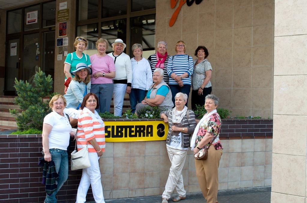 rehabilitace - jednou týdně plavání v bazénu v Tyršově domě pod dohledem PaedDr.