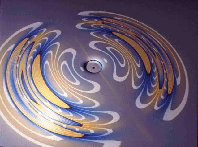 v centrech galaxií gravitační čočky gravitační vlny: kosmologické i