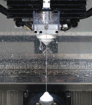 MANUFACTURED EFFICIENCY Spolehlivé navlečení drátu po přetržení v drážce řezu MANUFACTURED EFFICIENCY Konzistentní napnutí drátu vyšší celková polehlivosti Bod přetržení drátu Bod navlečení drátu