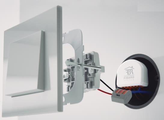 3 #1: Popis a charakteristiky FIBARO spínač je určen pro spínání ovládaných silnoproudých (230V) zařízení a je v provedení pro zástavbu pod vypínač do standardní elektroinstalační krabice FIBARO