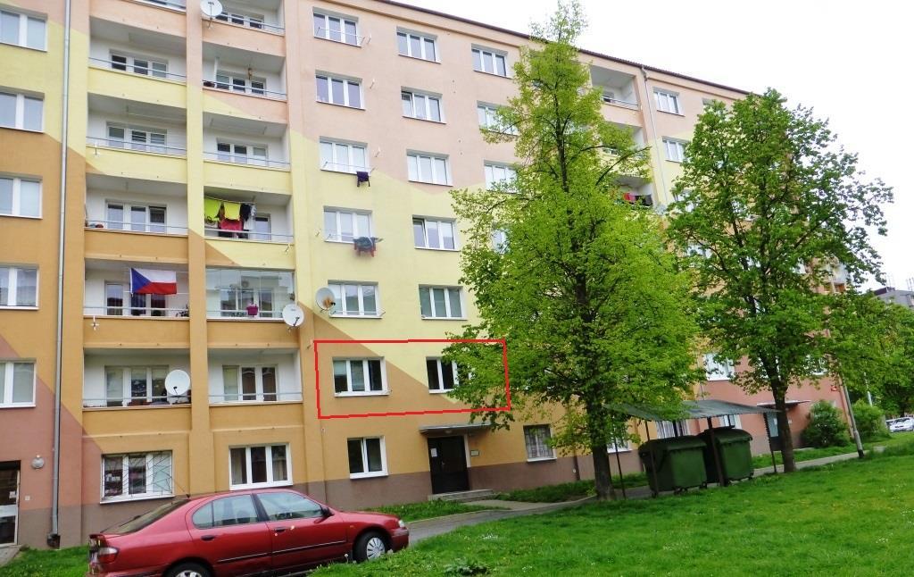 ZNALECKÝ POSUDEK O OBVYKLÉ CENĚ č. 194-58/2017 Ocenění spoluvlastnického podílu ve výši 1/2 nemovitých věcí: Bytová jednotka č. 627/3 zapsaná na listu vlastnictví č. 4982, vymezená v budově Chodov, č.