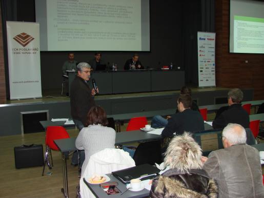 Lars Blüthgen (Institut für Holztechnologie Dresden).