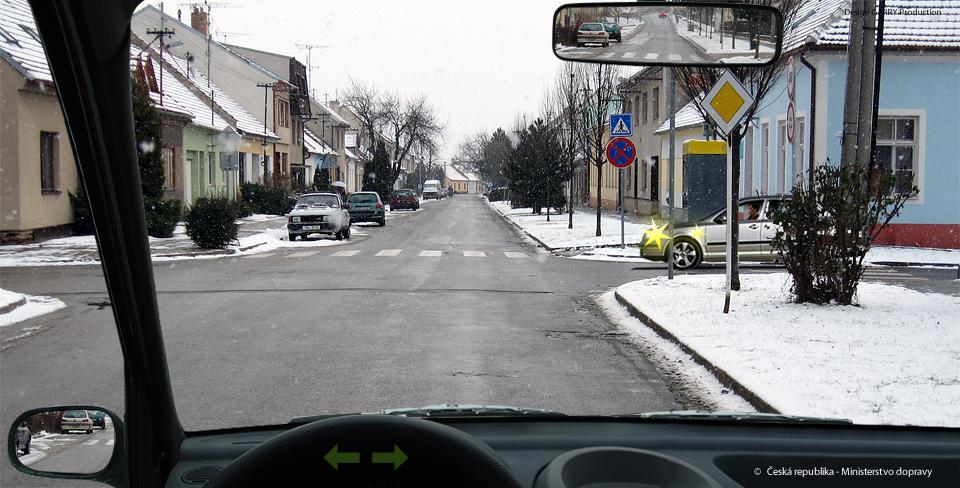 Test: 3. ledna 2018 22:12 (číslo 4) 6 z 8 16. [2 b.] Mám, jako řidič automobilu z výhledu, za povinnost dát vozidlu přijíždějícímu zprava přednost v jízdě? Ano. Ne. 17. [2 b.] Častou příčinou těžkých nehod na dálnici při předjíždění je: Nedostatečné sledování provozu za vozidlem.