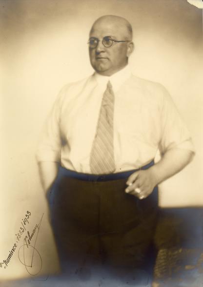 3. Prarodiče Pössnerovi. Strýček Pepa Volman Moje druhá babička, Johana (Hana) Volmanová - Pössnerová (1889 1983) pocházela ze Žebráka. Její rodiče měli malou továrnu na zemědělské stroje a nářadí.