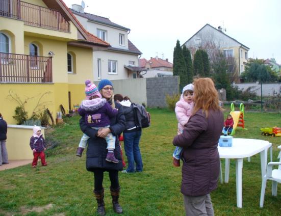 původní obyvatelé z toho nejsou zrovna dvakrát šťastní [ ] protože když, že jo, je to na dědině, někteří lidé mají pocit, že když psa vypustí do polí, že mohou,