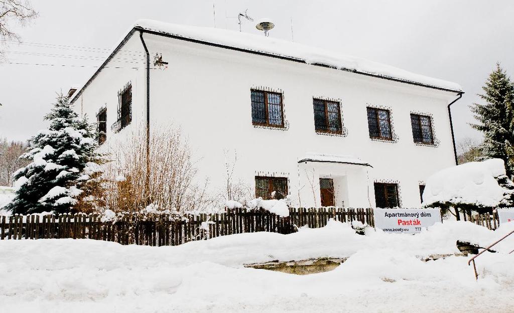 Ubytování v Koutech nad Desnou Nově zrekonstruovaný apartmánový dům se nachází přímo v centru Kout nad Desnou.