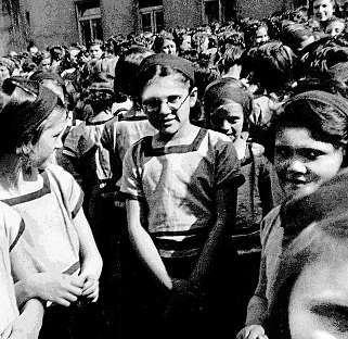 Azase se uklidnit, říká ve svých pamětech,které vydal autor memoárů známých umělců Miroslav Graclík.
