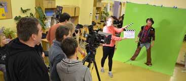 V divadelní i muzikálové dílně se účastníci budou mít možnost setkat s profesionály z divadel nebo studenty konzervatoří, ve filmové dílně s českými televizními herci nebo režiséry, v taneční třídě