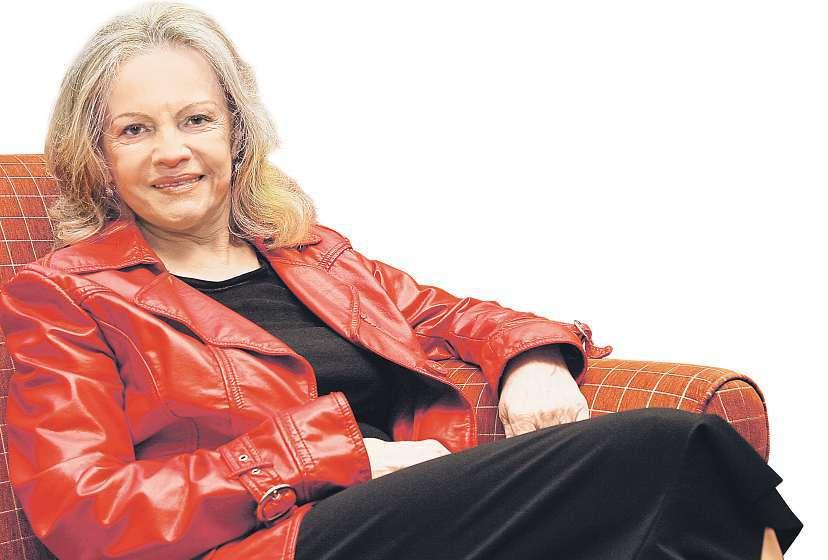 12 28. července 2017 Česká republika Kvůlirakovině mi dávali jen rok Její dva partneři utekli před komunisty do ciziny. Zpěvačka Eva Pilarová to ani nezvažovala.