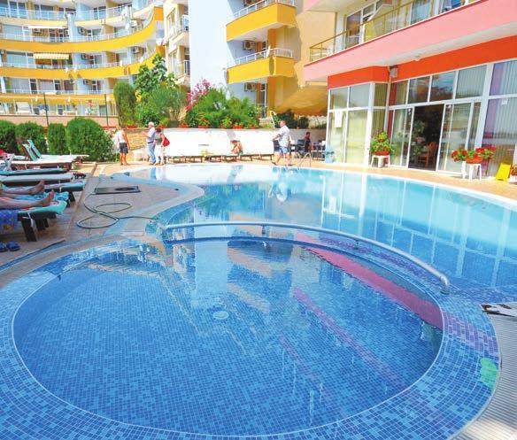 hotel Iris Beach 143 Sveti Vlas POLOHA: cca 700 m od centra cca 4 km od centra Slunečního Pobřeží POPIS A PLÁŽ: rodinný hotel dvě budovy přímo u vlastní písečné