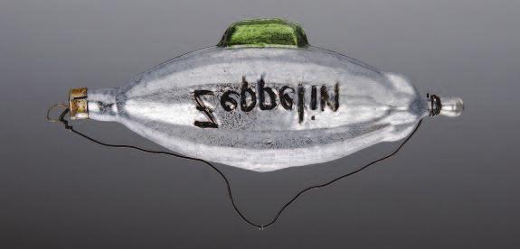 DRUHÁ STRANA MINCE MEDAILE, BIŽUTERIE A SKLO Z VÁLEČNÝCH LET Muzeum skla a bižuterie, 1. 12. 15. 4., úterý neděle 9 17 hodin 25. 12. mimořádně otevřeno (24. a 31. 12., 1. a 2. 1. zavřeno) Odraz válečných konfliktů v medailích, bižuterii a skle je tématem nové výstavy zdejšího muzea.