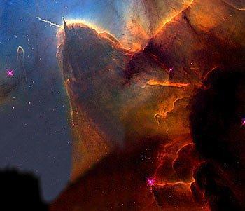 10. Výřez fota mlhoviny Trifid Nebula s