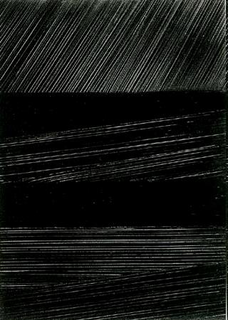 Soulages ve své tvorbě používá monumentální prvky, které z jeho obrazů vyzařují poklid a vyrovnanost, a spolu s unikátními formami vytvářejí dojem jedinečného plátna.