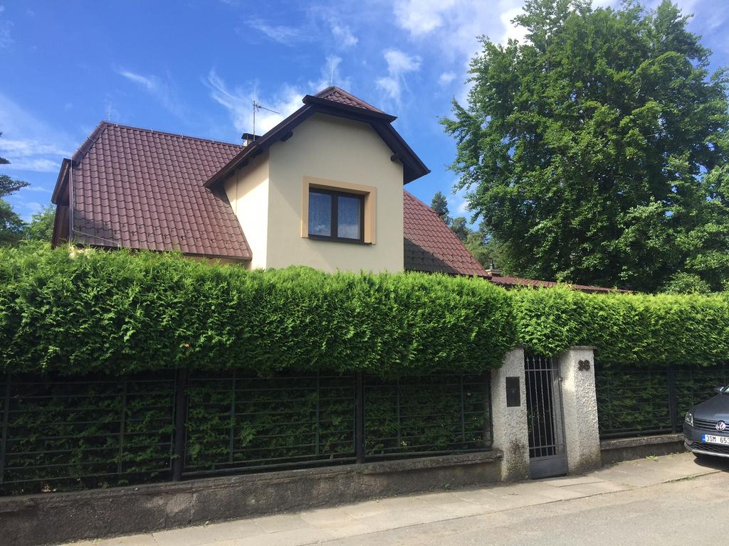 ZNALECKÝ POSUDEK č. 6683-223/17 o obvyklé ceně spoluvlastnického podílu o velikosti ideální 1/6 k rodinného domu č.p. 38, s příslušenstvím a pozemky parc. č. 664, č. 665/1, č. 665/2 v kat.