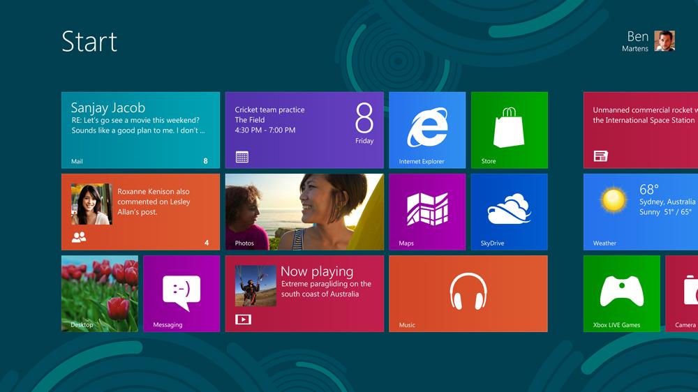 Obrázek 1. Úvodní obrazovka Windows 8 Živé dlaždice - dlaždice, které mění svůj obsah. Např. dlaždice pro poštu se mění pokud příjde nová zpráva atd.