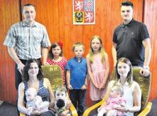 STRANA 4 SPOLEČNOST PODBRDSKÉ NOINY 14 Společenská rubrika blahopřání Dne 30. července před 100 lety se narodila německo-českému manželskému páru FRANTIŠKA HIRSCH- MÜLLEROÁ, provdaná ZACHOÁ.