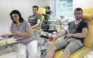stoupil do registru dárců kostní dřeně. Petru Ebrovi (náš kamarád), dárce od roku 2012. stoupil do registru dárců kostní dřeně. Adamu Kejlovi (maturant 2015), jeho odběr byl už 10.