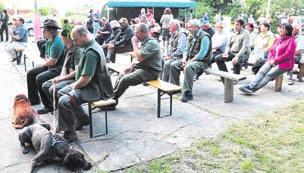 Celodenní volejbalový maratón si za ideálního počasí užívali všichni hráči, mohli jsme sledovat skvělé a vyrovnané bojovné výkony v přátelském a sportovním duchu.