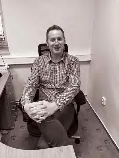 Po transformaci na akciovou společnost se z něj stává člen představenstva a Ředitel pro logistiku a provoz. proil SPOLČNOSTI P a. s. základní informace 8 Libor Zelenka Člen představenstva a Obchodní ředitel elá jeho profesní kariéra je spjata s velkoobchodním prodejem pneumatik.