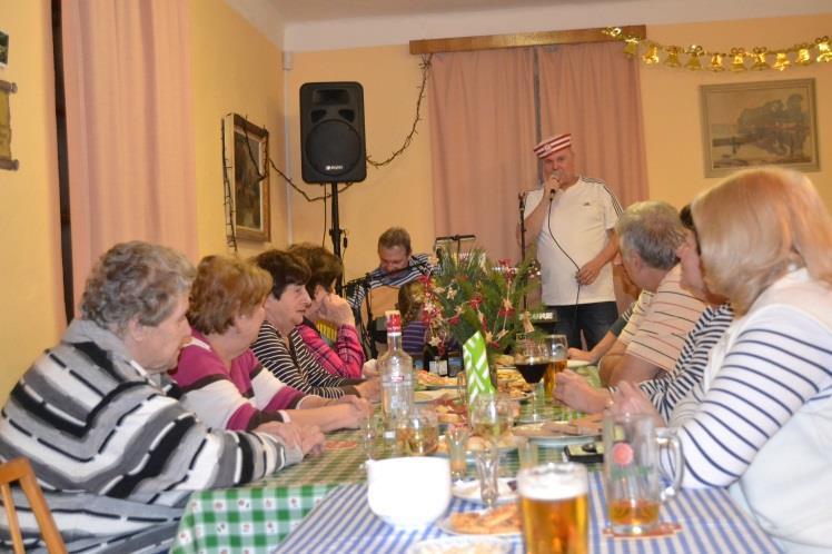 Zábavu rozproudil Tonda Veselý za pomoci kolegy básníka