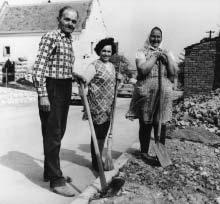 Pracovní a kulturní Ïivot v obrazech HODY 1977 MládeÏ uspofiádala