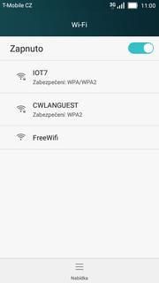 Přihlášení do Wi-Fi sítě stisknete ikonu Stisknete řádek s Wi-Fi. Wi-Fi zapnete/vypnete stisknutím vypínače na konci řádku Vypnuto/Zapnuto.