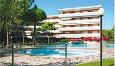 Residence LA MERIDIANA Popis: příjemná apartmánová residence v těsné blízkosti pláže i centra Lignano Riviera. Klientům je k dispozici velká zahrada s bazénem pro dospělé a bazénem pro děti.