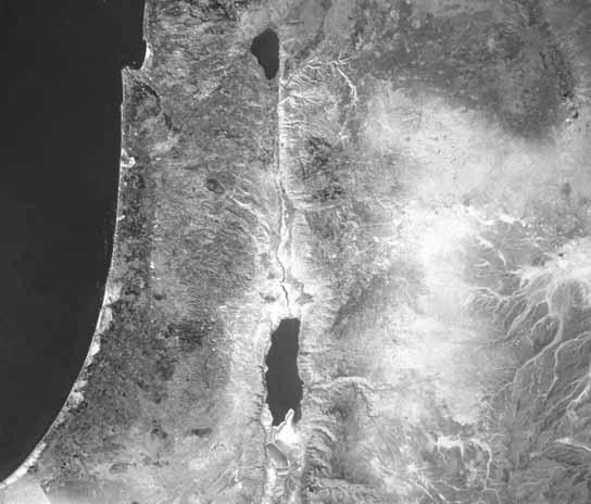 Základní tvary prolom příkopová propadlina podél hlubinných zlomů: rifty (délka více než 100 km) rift Mrtvého moře