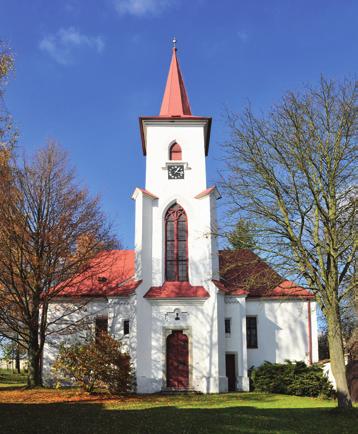 Moraveč 9 9 Náhrobky evangelické Reformovaný sbor byl v Moravči ustaven roku 1784. Prvním pastorem se stal Jan Szalatnay, původem z Miškovce. První bohoslužby vykonal 29.