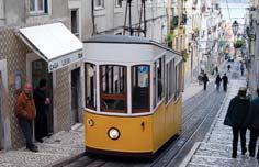 Návštěva GUIMARAES, rodiště prvního portugalského krále Alfonse I. Návrat na ubytování. 5. den Dokončení prohlídky PORTA včetně ochutnávky Portského vína ve vinných sklepích společnosti Calem.