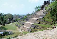 Procházka po Cestě mrtvých 2 km dlouhé třídě lemované zbytky kněžských paláců, chrámů a pyramid: chrám Quetzalcóatla, Pyramida Měsíce a Slunce Cestou zpět na ubytování zastávka na poutním místě s