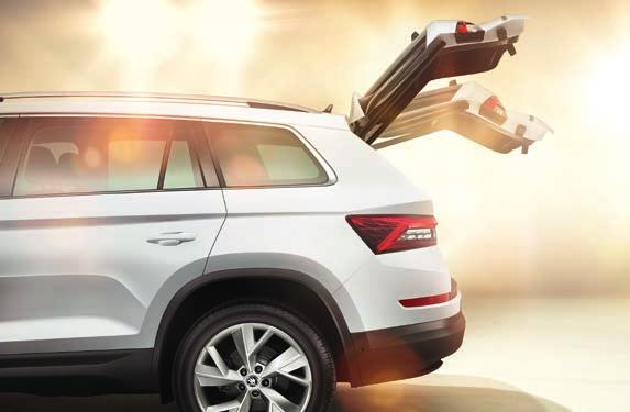 ŤAŽNÉ ZARIADENIE KODIAQ má sklopné ťažné zariadenie s elektrickým vysúvaním. Ovládač sa nachádza v batožinovom priestore.