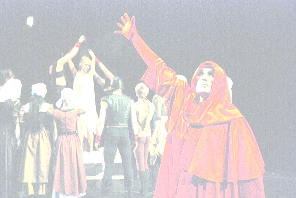 balet Premiéra: Délka představení: Počet přestávek: Hudba (koláž): Režie a choreografie: Libreto: Výtvarník kostýmů: Výtvarník scény: Mathilda Dorfeová: