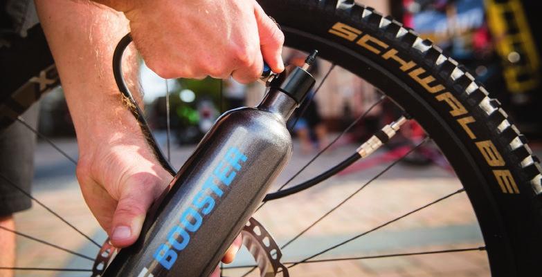 TUBELESS TOOLS NÁŘADÍ & PŘÍSLUŠENSTVÍ Jedno jestli na závodech, v dílně nebo na vyjížďce.