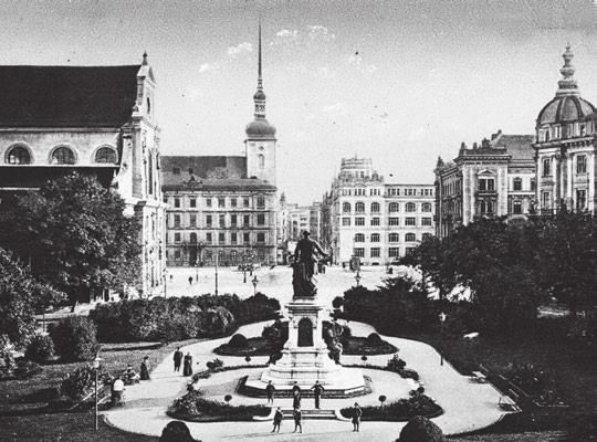 Byl též králem českým a markrabětem moravským Socha Spravedlnosti 2010 Moravské náměstí v roce 1892.
