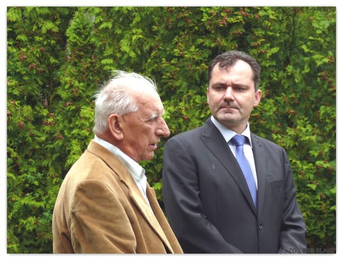 Na Hlaváčkově náměstí se k průvodu přidal další člen ZO Slaný br. Marino Cavicchioli. Pietní vzpomínky se v hojném počtu účastnili také členové baráčnických obcí ze Slaného a Středokluk.