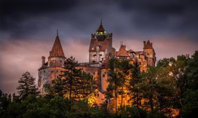 KVĚTNA 2018: STŘEDA PRAHA - BUKUREŠŤ - SINAIA 12:45 hod odlet z Prahy 15:45 hod přílet do Bukurešti, odbavení osob a zavazadel Cestou z letiště se blíže seznámíme s hlavním městem Rumunska - při
