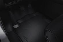 Cena 455 VÝBER Z ORIGINÁLNEHO PRÍSLUŠENSTVA RENAULT Hliníkové strešné tyče QuickFix - na pozdĺžne strešné tyče 243,00 Strešný box 630 l - čierny 550,00 Osvetlené prahy s nápisom Renault - predné a