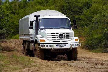 diaľniciach vyskúšali civilnú verziu Mercedes-Benz Zetros, ktorý je určený pre