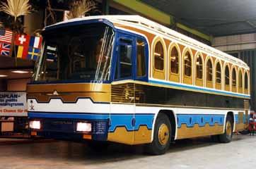 sú prevádzkyschopné). Nový typ od firmy Auwärter so samonosnou oceľovou konštrukciou bol dokončený v roku 1955 a pokrstili ho NEOPLAN ( nový plán/ zámer, resp. nové spôsoby dopravy).