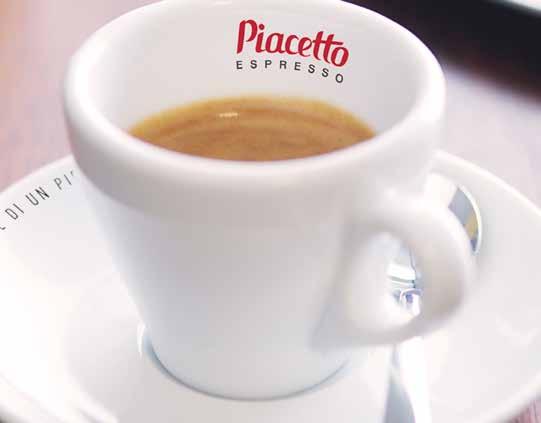 CHVÍLE POHODY teplé nápoje hot drinks Warme Getränke ESPRESSO u 39 Kč 1,60 Eur ESPRESSO 30 ml LUNGO 100 ml CAPPUCCINO u 45 Kč 1,90 Eur LATTÉ MACCHIATO u 45 Kč 1,90 Eur KONVIČKA INSTANTNÍ KÁVY u Pot