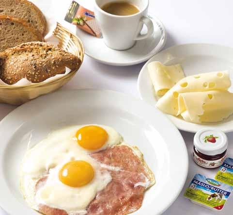 Amerikanisches Frühstück - 2 Eier mit Schinken nach Ihrer Wahl, Emmentaler Käse, Butter, Marmelade, Heißgetränk nach Ihrer Wahl q