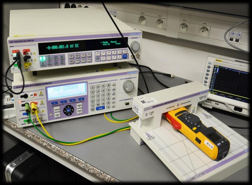 Kalibrace elektrických veličin, napětí, proudu, odporu, frekvence a času Kalibrátory Analogové měřicí přístroje Digitální měřicí přístroje Multimetry s