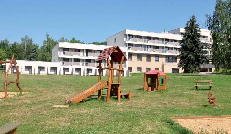 AQUAPARK VSTUP NA BŘEHU SLAPSKÉ PŘEHRADY VYNIKAJÍCÍ SPORTOVNÍ VYŽITÍ HOTEL MĚŘÍN*** Jablonná nad Vltavou, střední Čechy TÝDENNÍ CVIČENÍ V ČR CVIČENÍ V ZAHRANIČÍ n Ubytování: hotel dvoulůžkové pokoje